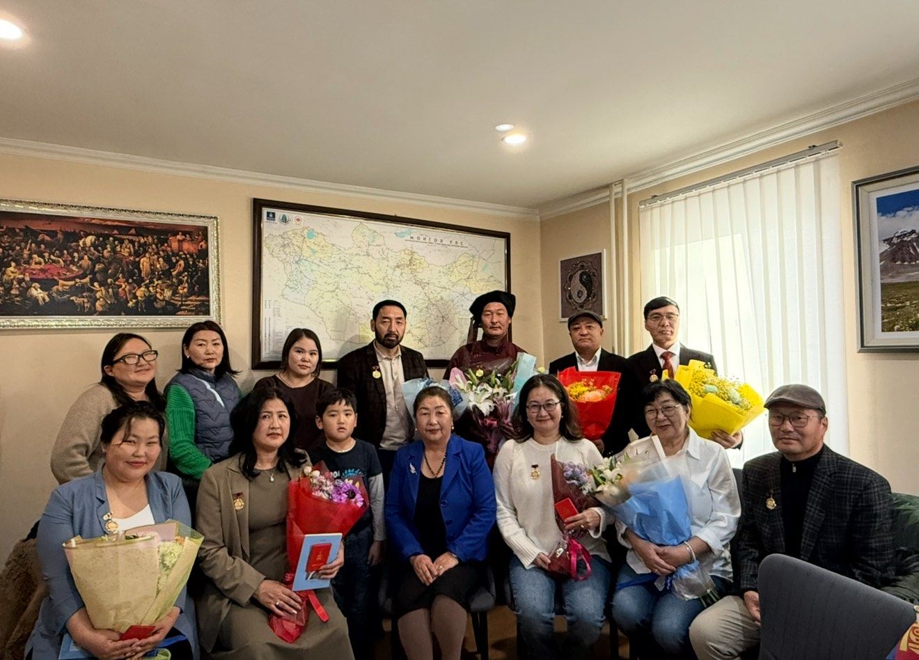 МОНГОЛ УЛСЫН БАРИЛГЫН МАТЕРИАЛЫН ҮЙЛДВЭРИЙН ТЭРГҮҮНИЙ АЖИЛТАН ЦОЛ, ТЭМДЭГ ГАРДУУЛЛАА.